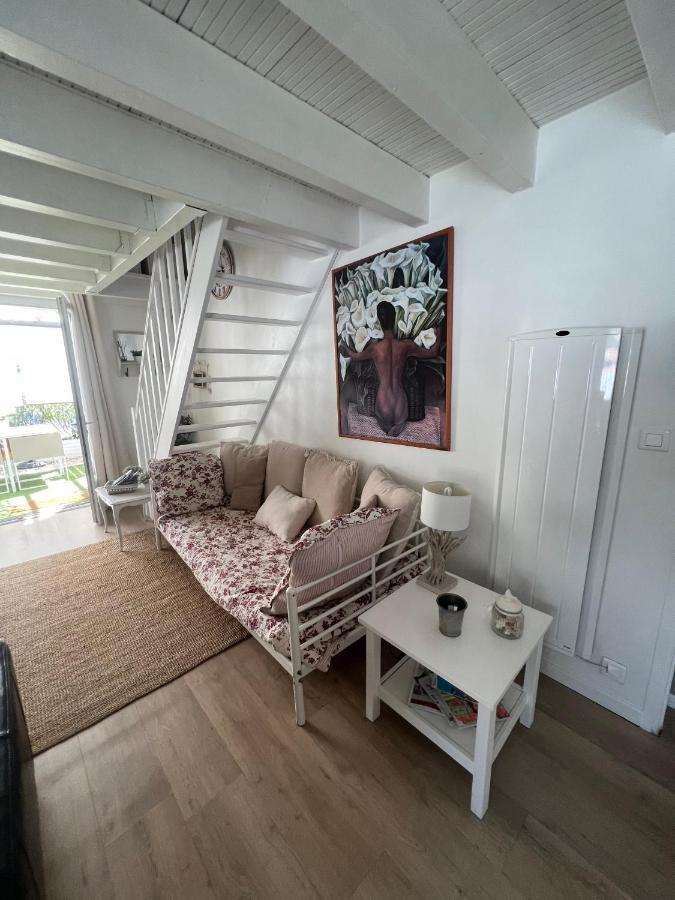 Petite Maison Cosy Avec Exterieur